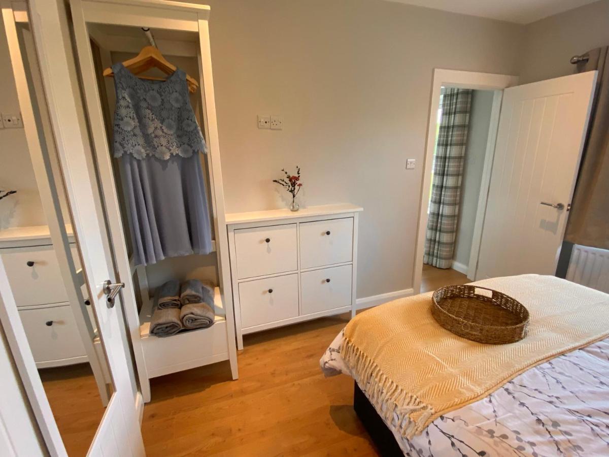 The Gate Lodge At Dunnanew - 4 Star- Sleeps 5 Seaforde ภายนอก รูปภาพ