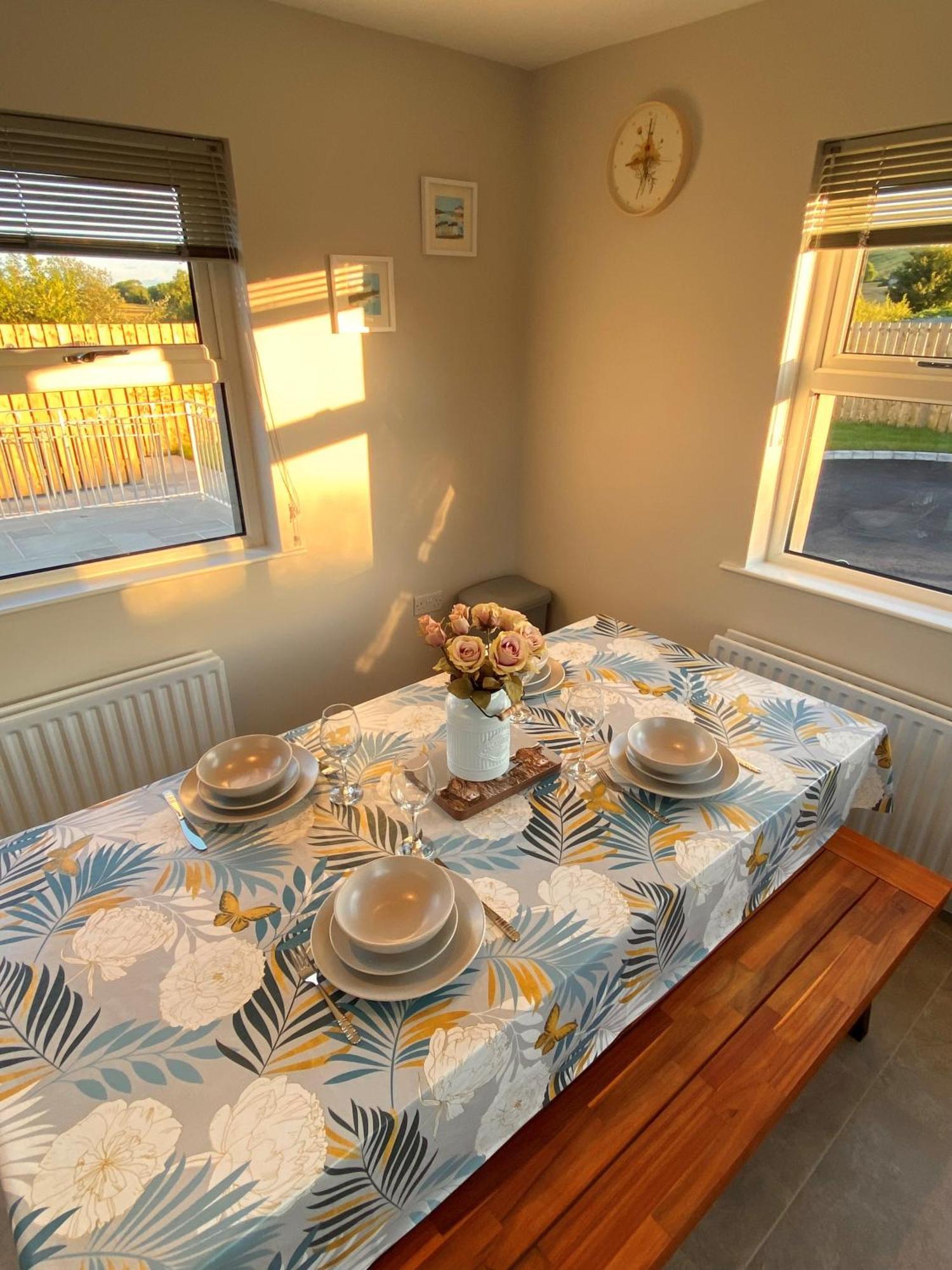 The Gate Lodge At Dunnanew - 4 Star- Sleeps 5 Seaforde ภายนอก รูปภาพ